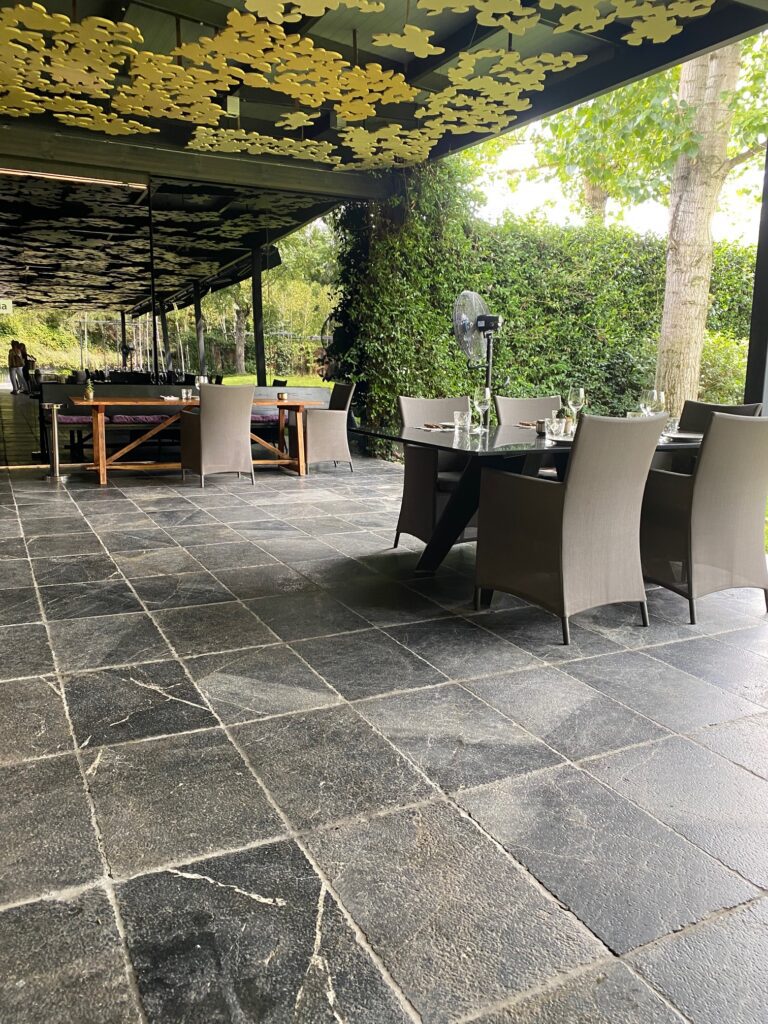 L'hostal de Ca l'Enric restaurante dog friendly